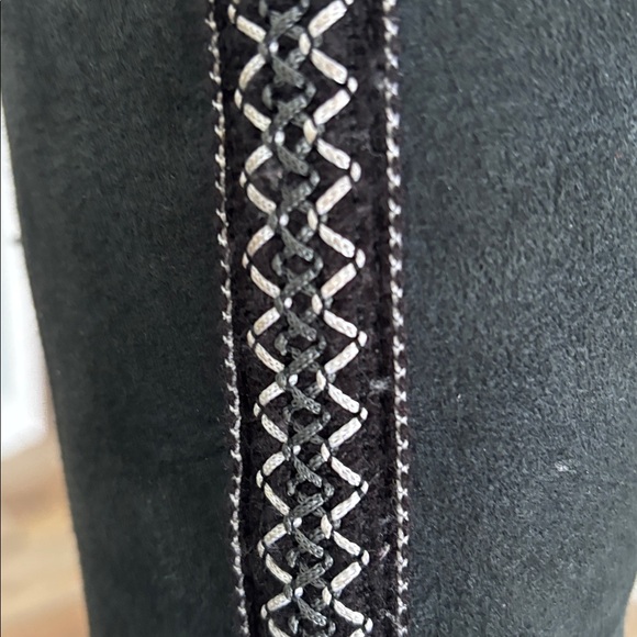 UGG Ultra Tall Black Braid Detail Boots Size 10 - Picture 4 of 14